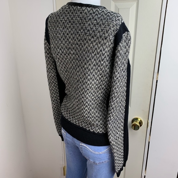 Vince Camuto zip up sweater (S) - Picture 3 of 7